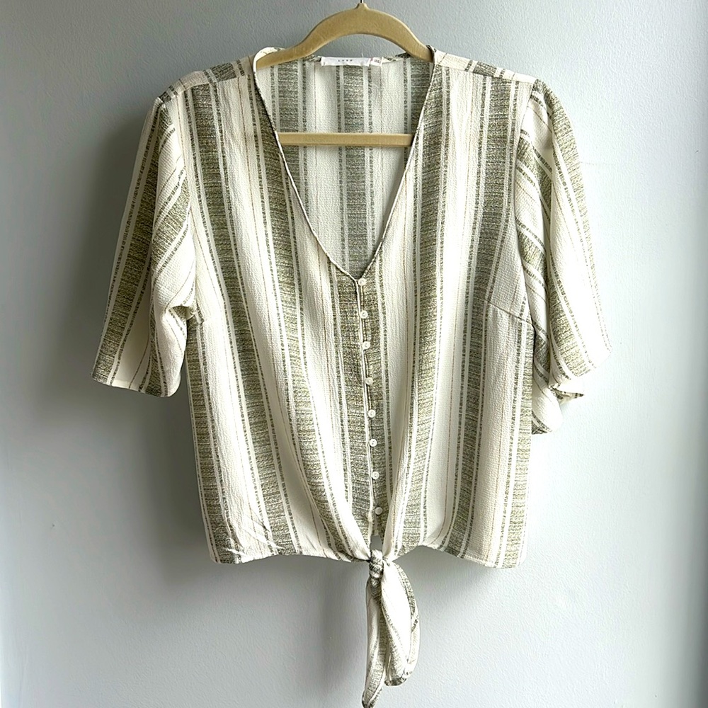 Cropped button down flutter sleeve top by Lush